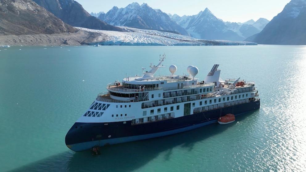 Luxury cruise ship pulled free days after getting stuck off Greenland's coast, authorities say - ABC News