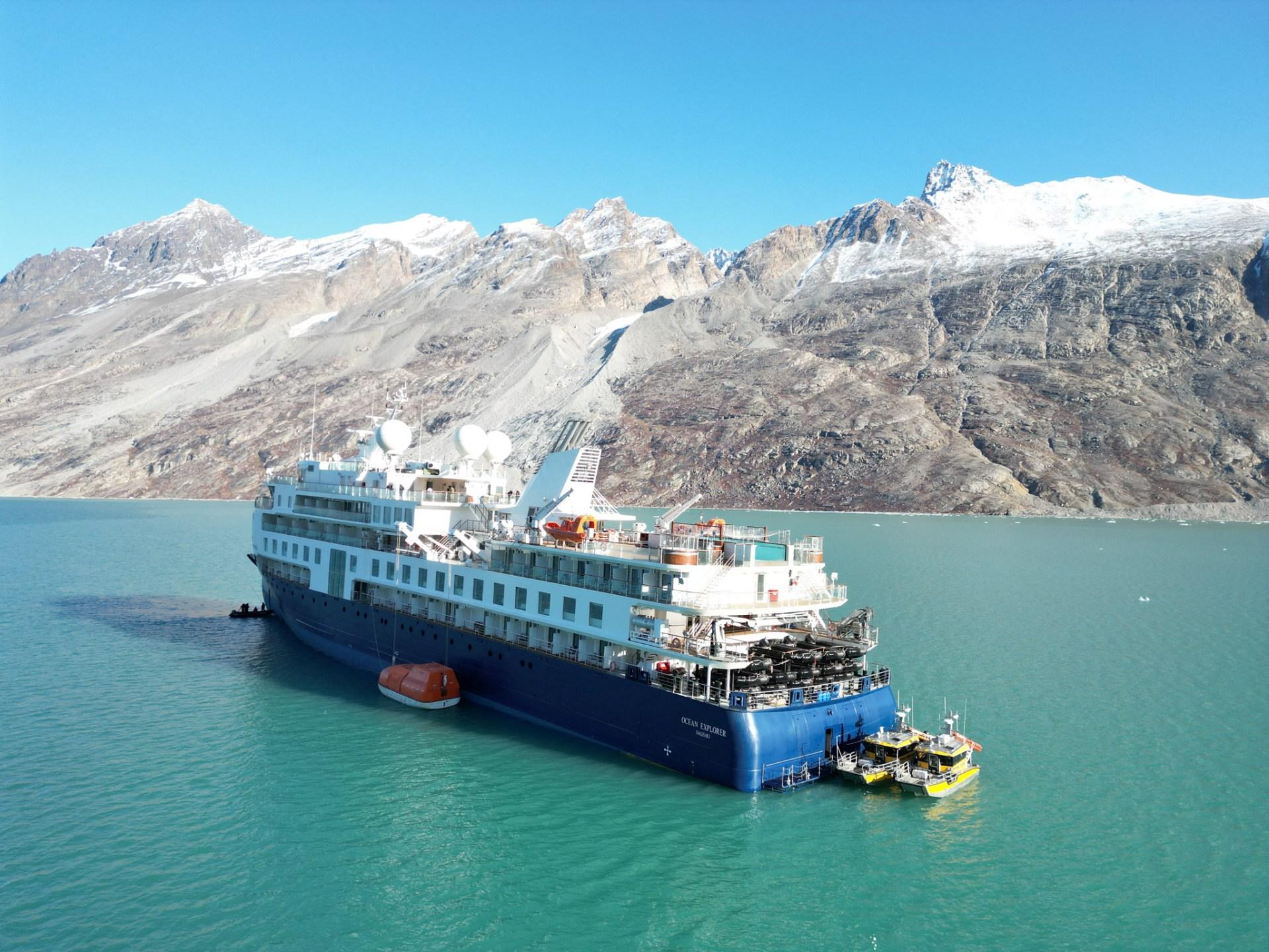 Fishing trawler frees stranded luxury cruise ship in Greenland | News | Al Jazeera