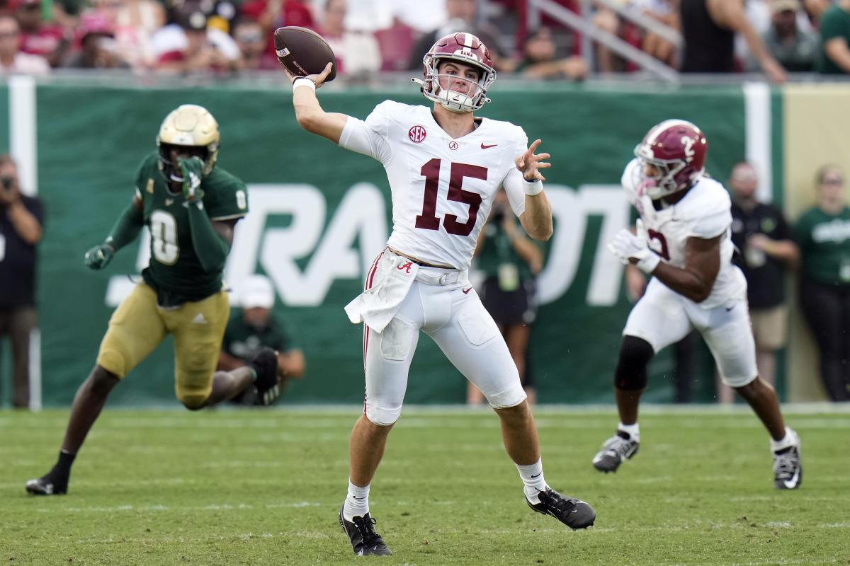 No. 10 Alabama struggles mightily on offense in ugly 17-3 win over South Florida